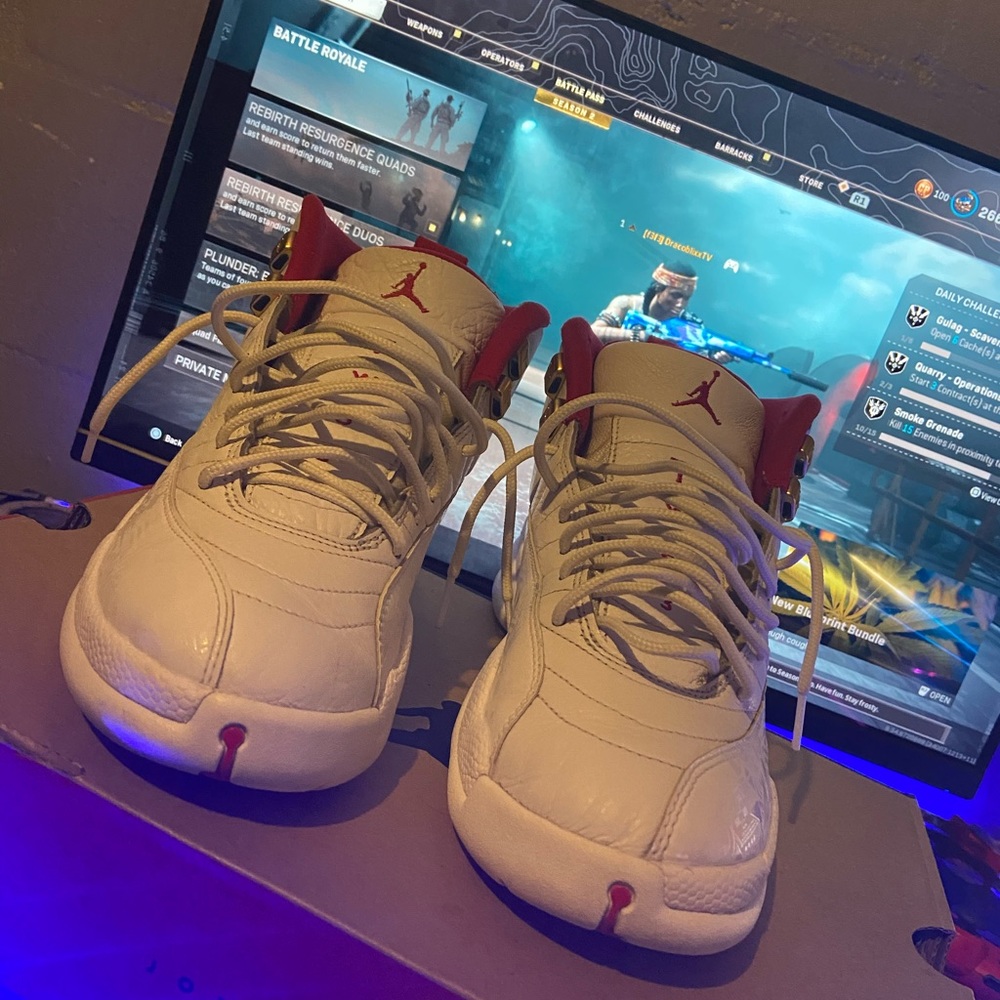 Jordan 12 fiba sz 8.5 - Picture 2 of 3
